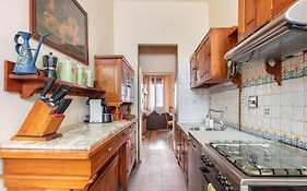 Central Elegant Apartment - Liberty House